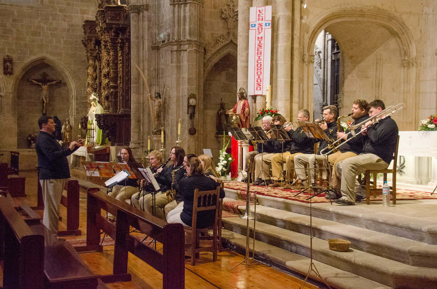 band performing in Aranda de Duero